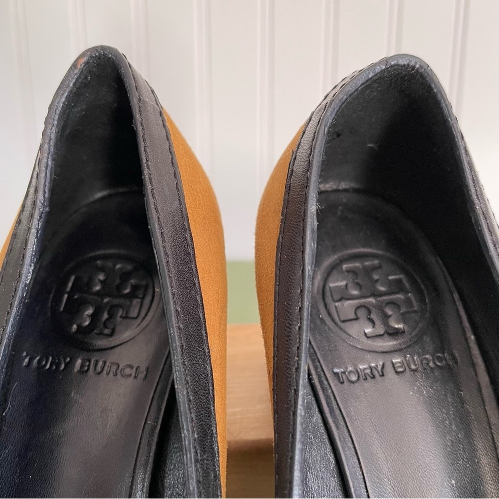 Tory Burch HOWIE Low Heels w Metal Monogram in Cognac Suede and Leather Trim - Picture 5 of 10